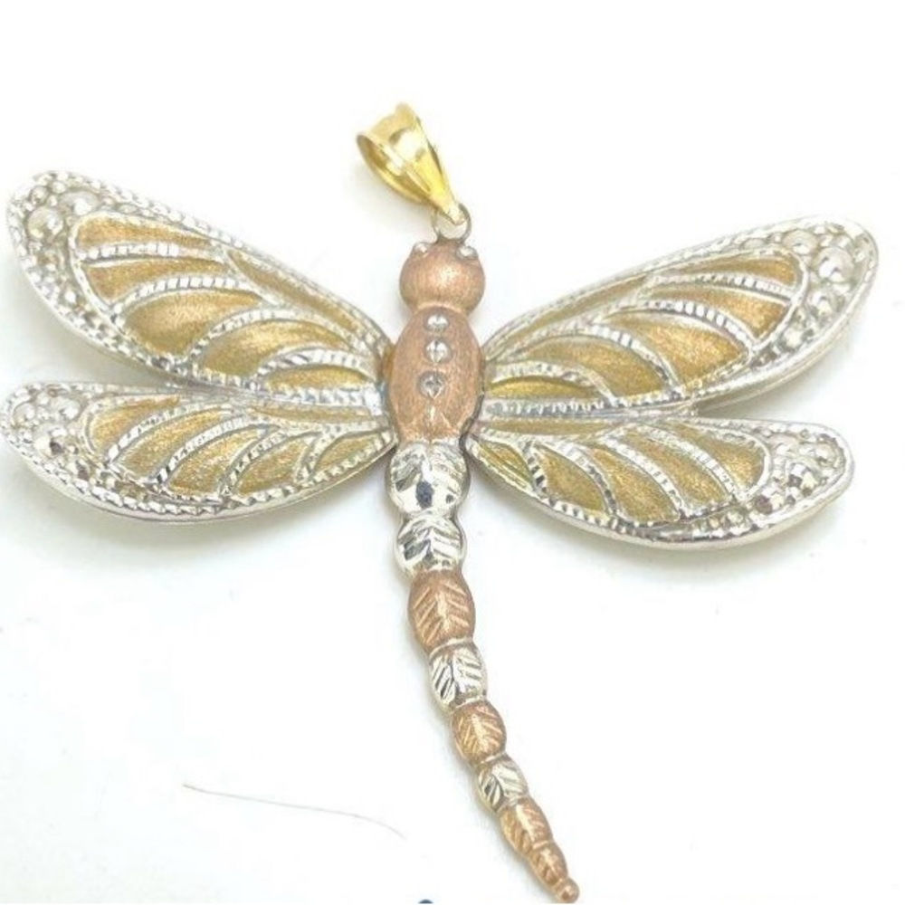 10K Tri Gold 40mm L 40mm W Dragonfly Pendant
1.6g (Large)